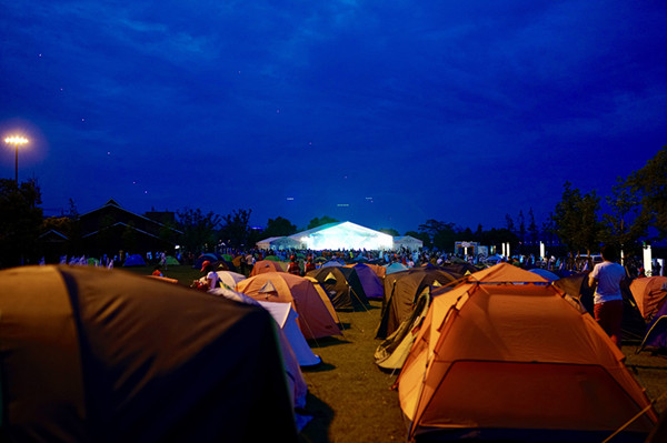 苏州举办夏季露营大会 逾千名露营爱好者太湖畔狂欢
