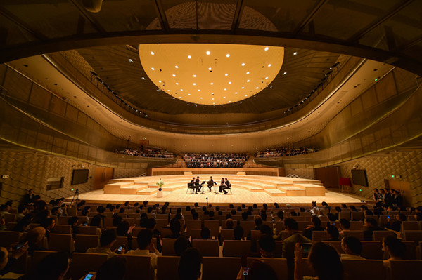 苏州金鸡湖音乐厅正式启用 阿巴多、李云迪携手献演