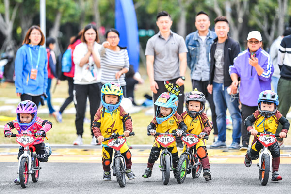 2018中国•苏州阳澄湖半岛自行车公开赛举行